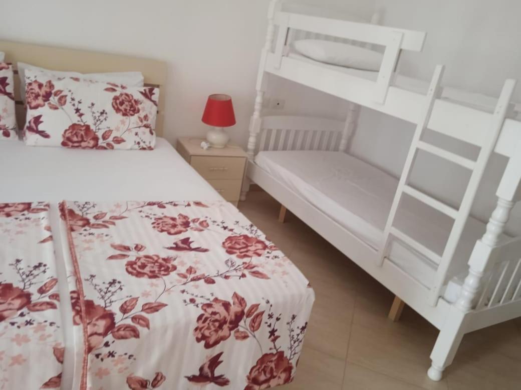 Rezidenca Martin Appartement Vlorë Buitenkant foto