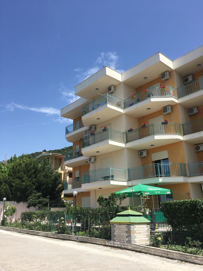 Residence Martin 21 Vlorë Buitenkant foto